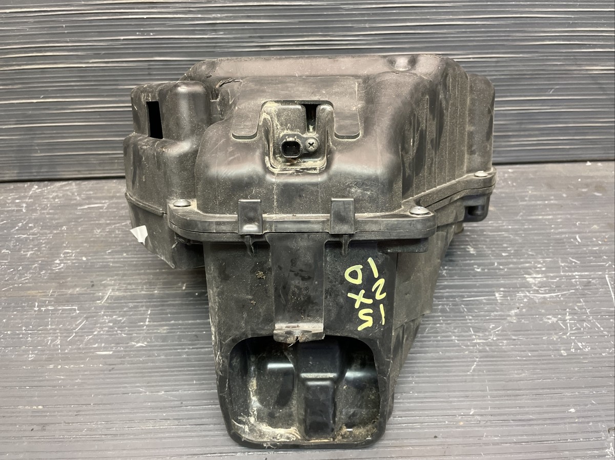 2015 Kawasaki Ninja ZX10R Airbox assembly secondary injectors