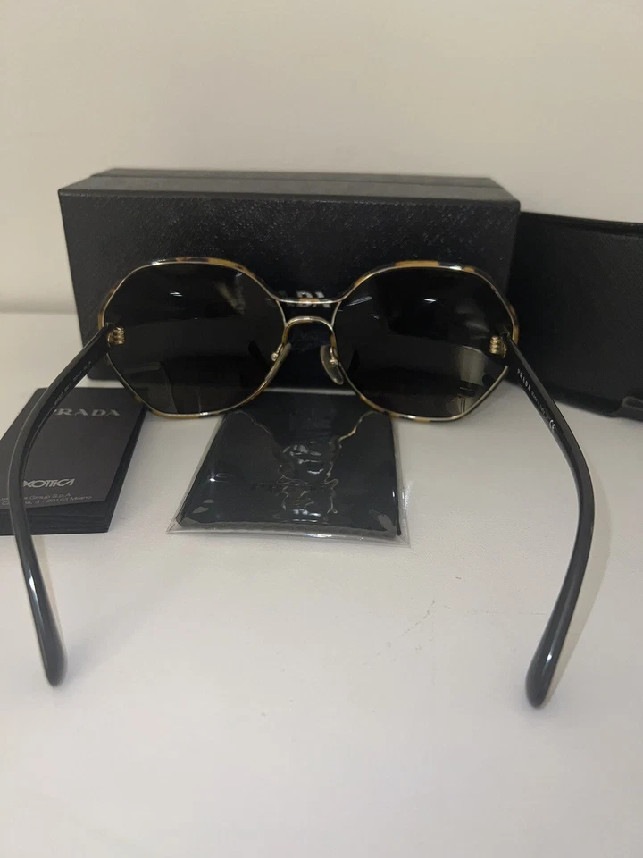 prada oversized sunglasses - Image 4 of 4