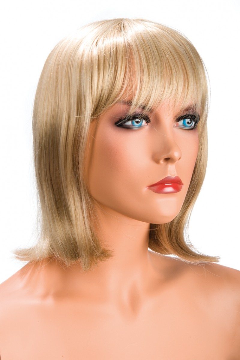 Perruque femme cheveux long Camila blonde confectionnée en fibres soyeuses haute résistance