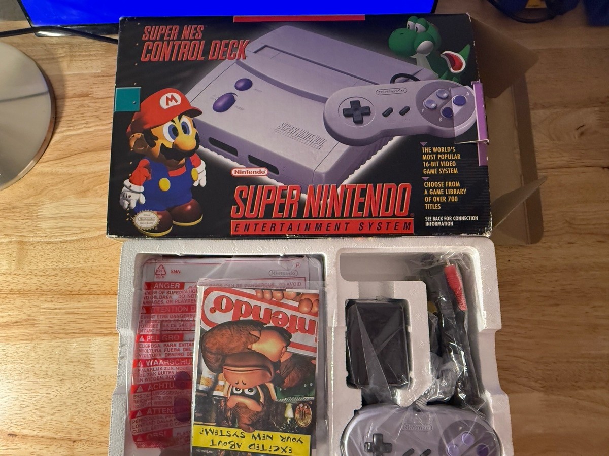 Super Nintendo SNES Jr Video Game Console SNS-101 BRAND NEW UNUSED