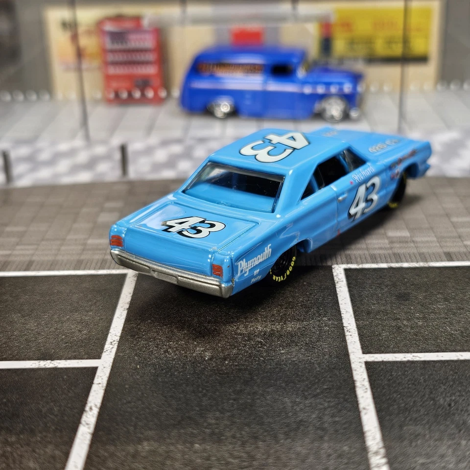 Richard Petty #43 67 Plymouth Racing NASCAR 2005 1967 edición limitada Hot Wheels Foto 4 de 4