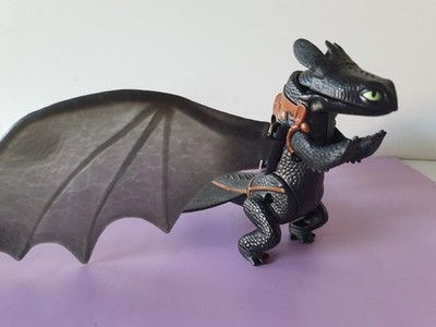 Dragons Drachenzähmen leicht gemacht Ohnezahn Night Fury  Drache Figur