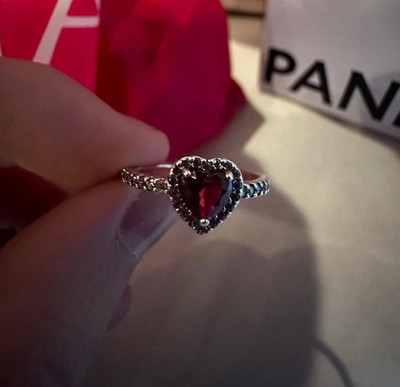 Pandora elevated red heart ring, size 7