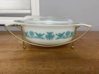 VTG PYREX Bluebird Pattern Casserole w/Brass Cradle & Lid -1 1/2 Qt #043 BOX