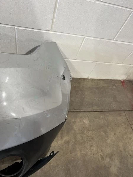 Cubierta del parachoques delantero Ford Explorer 2018-2020 OEM JB5Z17D957BA Foto 2 de 4