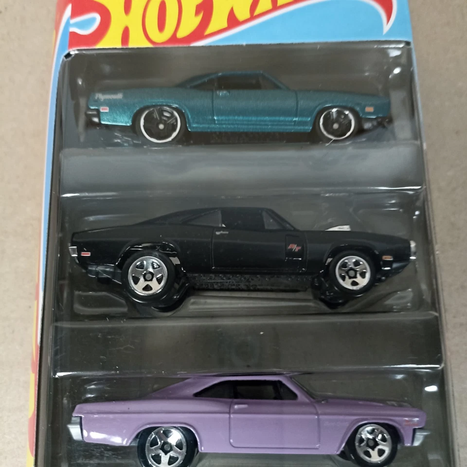 2025 Hot Wheels Fast And Furious 5 Pack GT3 RS Silvia Charger Impala Cuda - Image 3 of 4