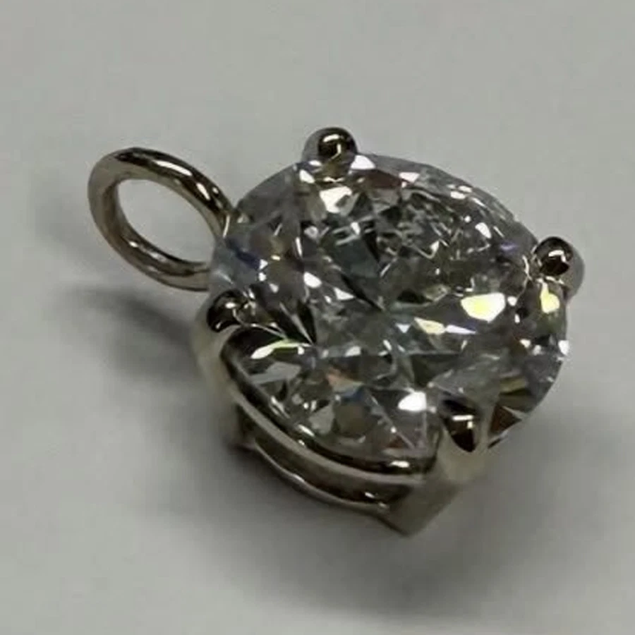 Hermoso colgante de diamantes cultivados en laboratorio IGI 1,50 quilates corte redondo F VS1 en oro blanco de 14 quilates Foto 3 de 4