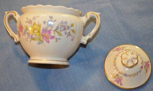 Federal Shape Syracuse Briarcliff Sugar Bowl with Lid - Picture 4 of 5