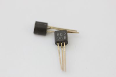 BC238B TRANSISTOR GOLDEN NOS( New Old Stock ) 1PC. C90U45F140917