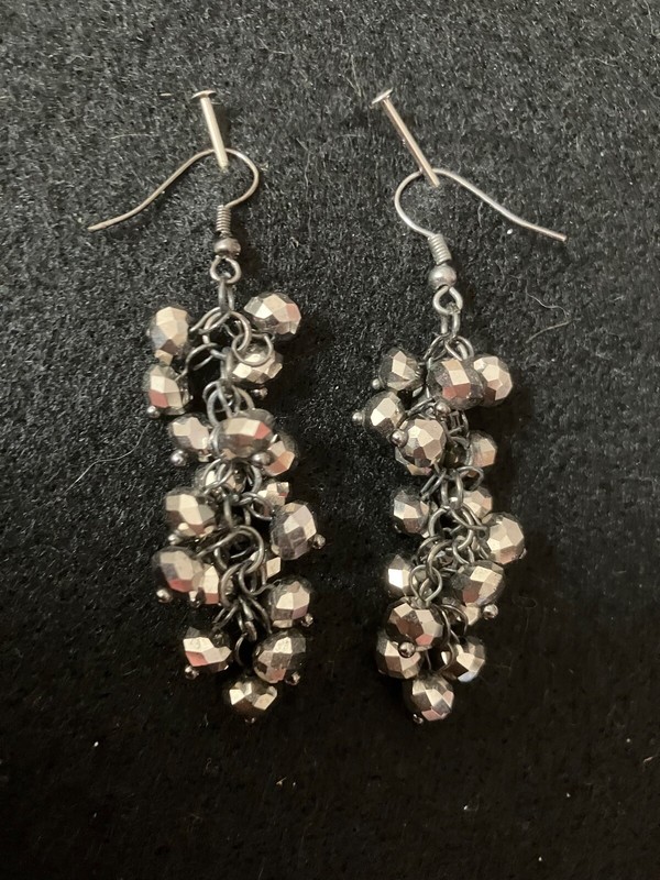 SILVER FACETED CLUSTER BEAD PENDANT EARRINGS 2.25 " LONG