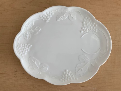 Vintage Indiana Glass " Harvest Grape " Milk Glass Luncheon Snack Plate w/Cup - Picture 2 of 3