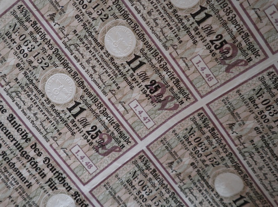 500 Reichsmark 1938 Series H 063152 Loan Bond with eagleswastika