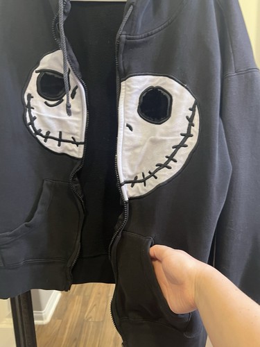 Nightmare Before Christmas Black Long Sleeve Zip Up Jacket Size Women’s Large - Picture 6 of 9