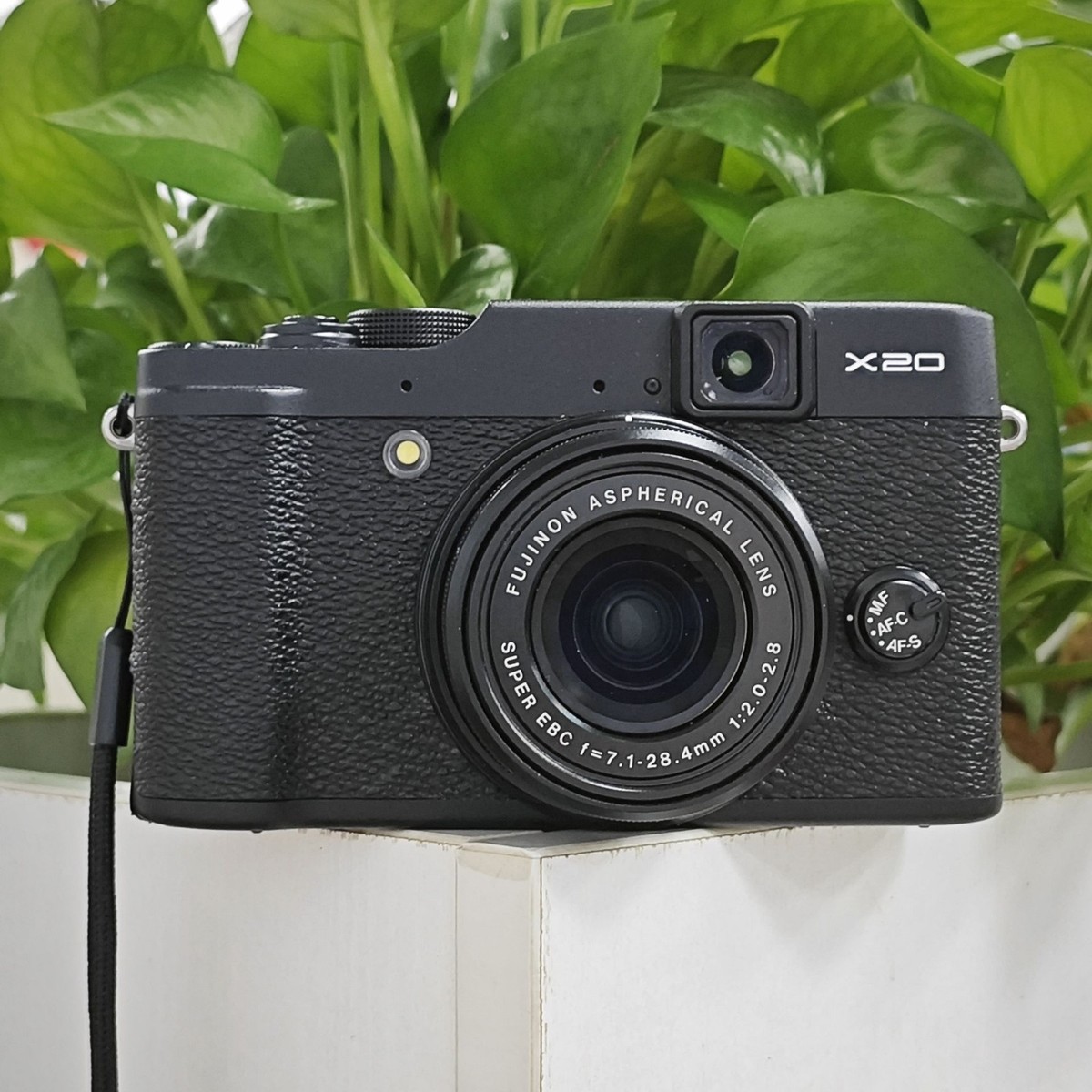 FUJI FILM 富士フイルム X X20 BLACK | REIM.FI