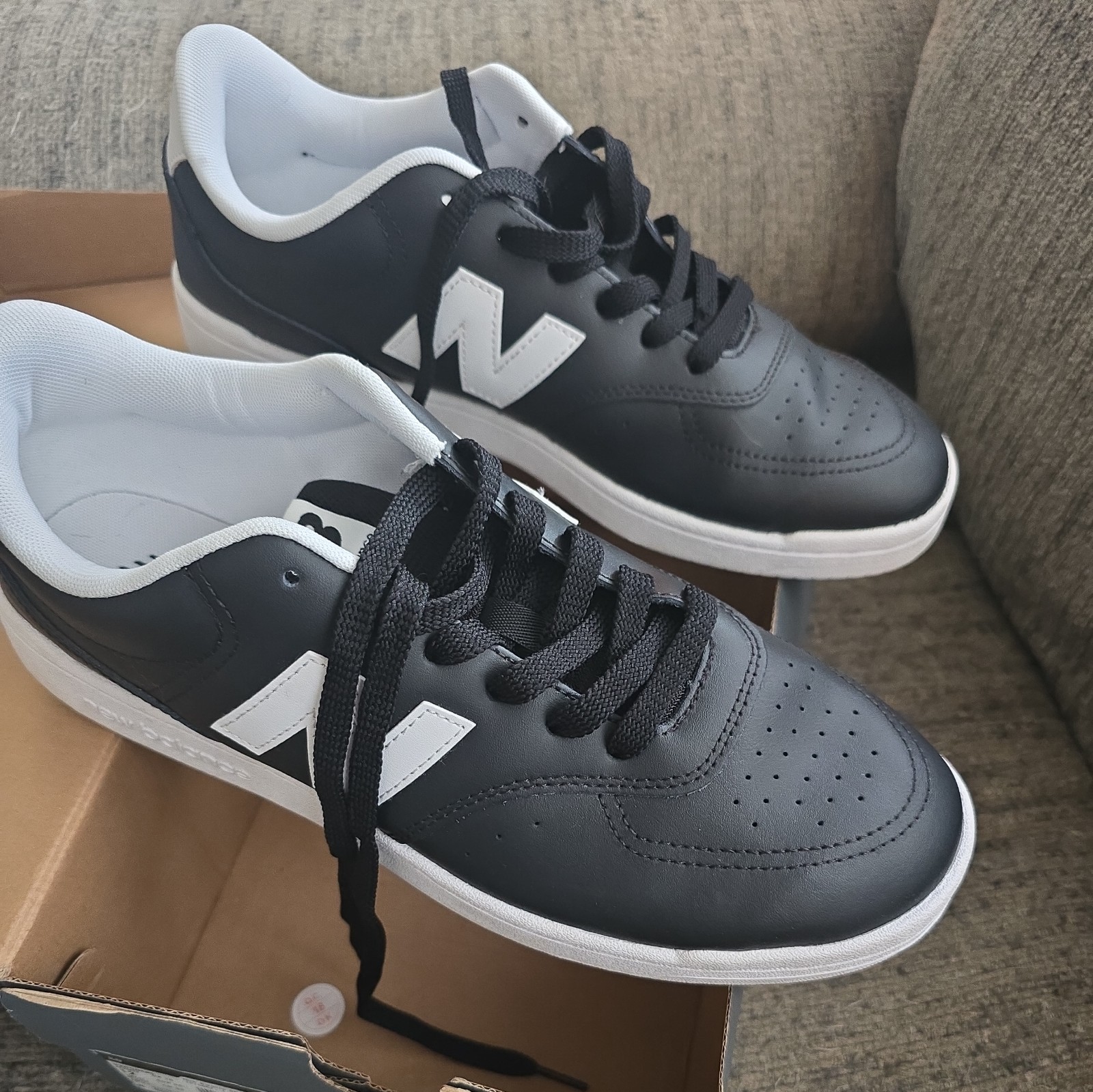NEW BALANCE BB80 Black White LEATHER Shoes AUTHENTIC Size 10.5 mens or 12 women NEW BALANCE BB80 Black White LEATHER Shoes AUTHENTIC Size 10.5 mens or 12 women