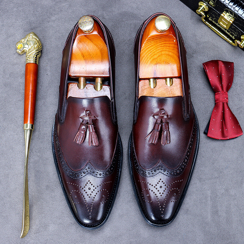 SAOLA Nuove scarpe formali da gentiluomo moda intagliate punta alare nappa slip on abito Oxford