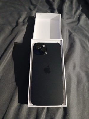   Bundle: iPhone 15 + Apple Watch SE gps+cellular (2nd Gen) - Original Boxes