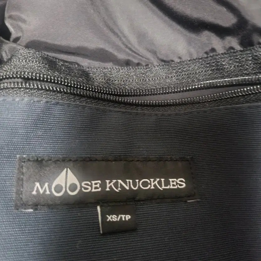 Munsnerk Moncler Black Puffer Jacket - Pre-Owned thumbnail 4