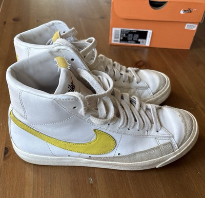 Nike Blazer Mid size 7.5 - 538416-101