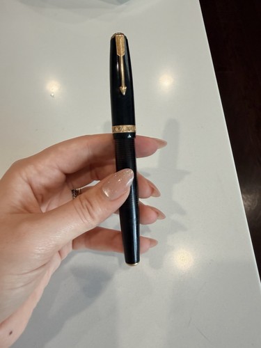1943 PARKER VACUMATIC JET BLACK CELLULOID FOUNTAIN PEN