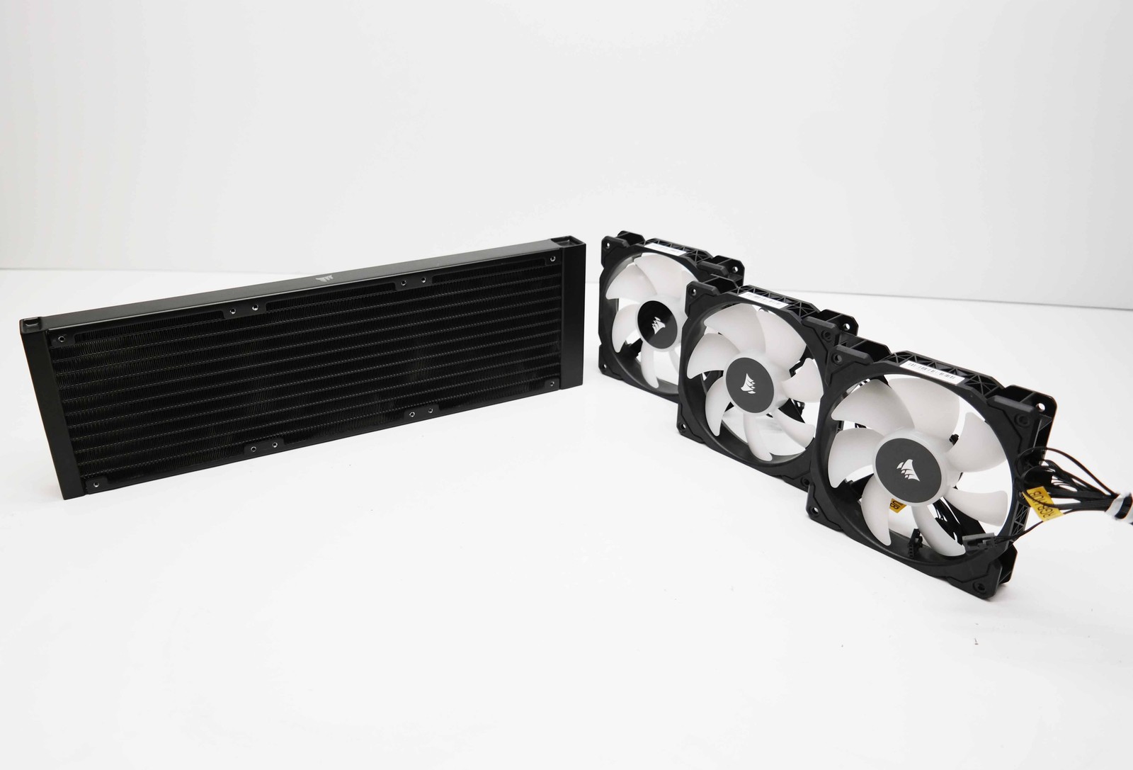 Corsair iCUE H150i ELITE CAPELLIX XT RGB Liquid CPU Cooler