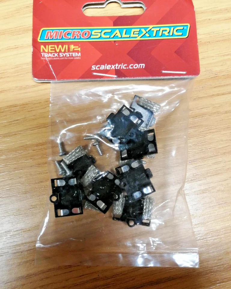 Micro Scalextric Spare Guide Blade Pack of 8 With Screw BNIB - Image 4 of 4