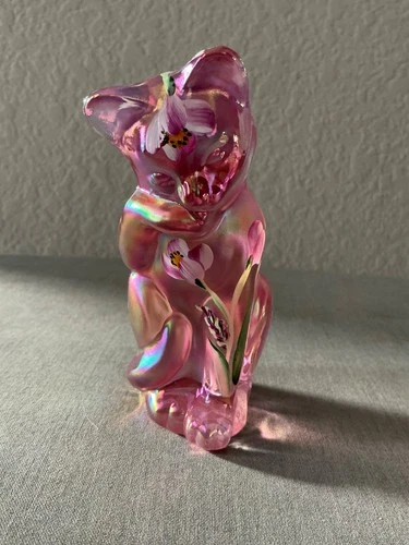 Fenton Glass Pink Iridescent Cat Grooming Figurine Hand Painted 4" Artist Signed