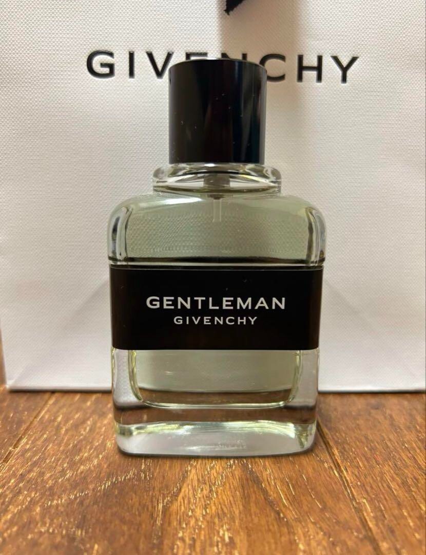 GENTLEMAN Givenchy Gentleman 60ml EDT with Accessories