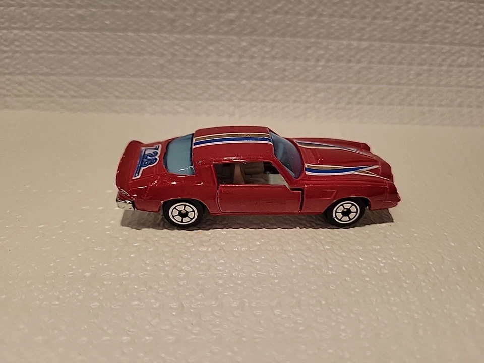 Yatming - Chevrolet Camaro Z28 - # 1077 - ***Sem caixa*** - Imagem 3 de 4