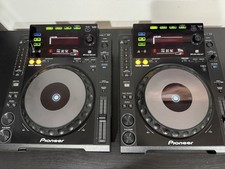  2 Pioneer CDJ-900 CDJ Pro DJ Player Turntables