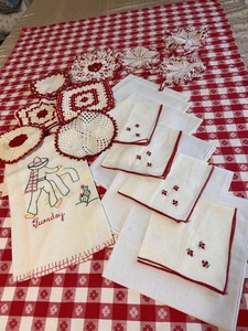 Vntg Linen Value Bundle Red & White 21 Pcs Tablecloth Crochet Towels Napkins