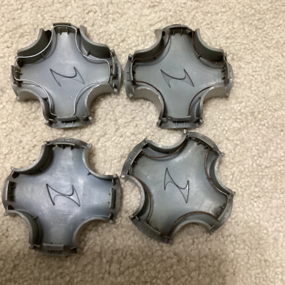 Tapa central plateada HYUNDAI ACCENT 2003-2006 - 70817 - 52960 1R500 - OEM Foto 3 de 4