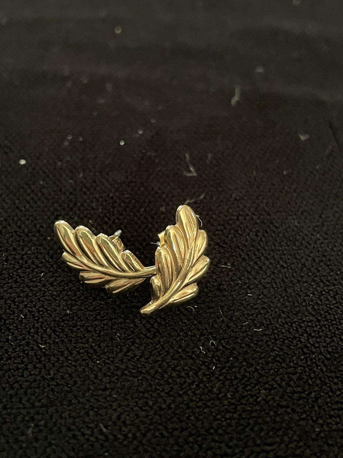 Gold Tone Leaf Earrings Stud Type - image 1