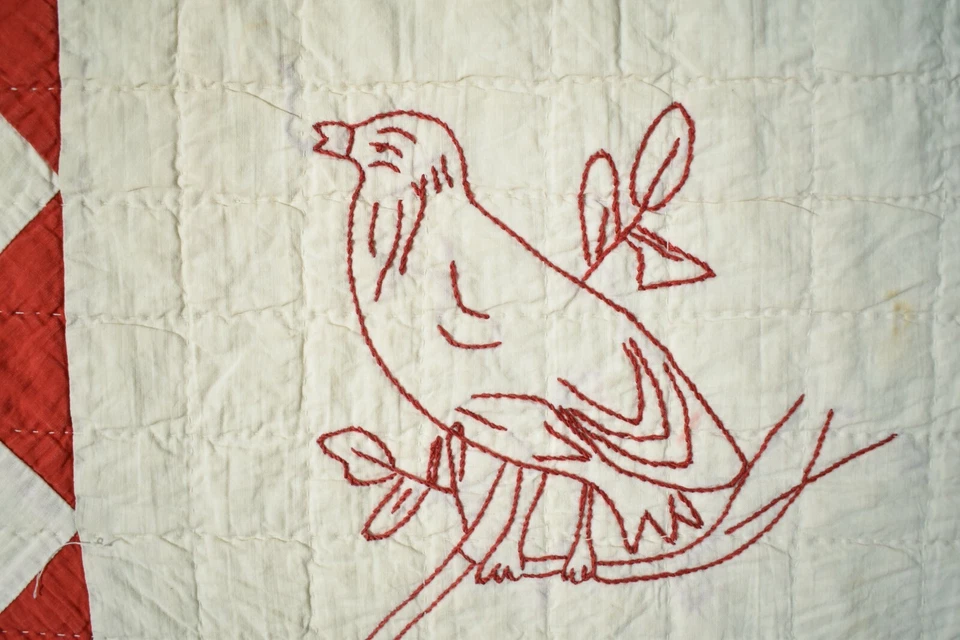 Vibrant Vintage 20's Red & White Birds Antique Quilt ~Nice Sawtooth Borders! - Image 4 of 4