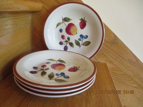 Longaberger Fruit Berry Dessert Plate Set 4 colorful 8 1/4" *shipping included!* - Picture 2 of 10