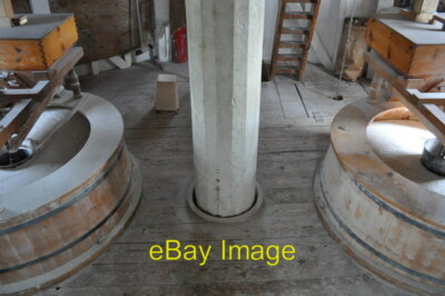 Foto 6x4 Hühnerwindmühle - Steinboden zwei funktionierende Sätze französischer Grate c2011