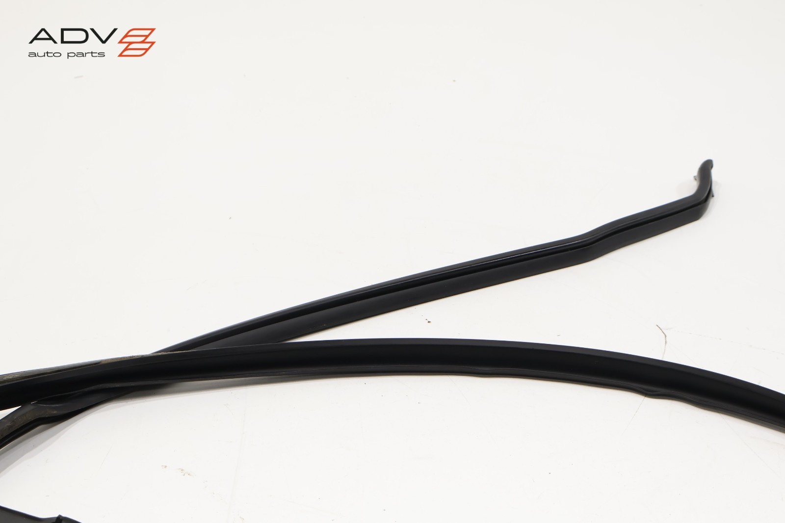 2006 - 2012 BENTLEY CONTINENTAL REAR LEFT SIDE DOOR LOWER WEATHERSTRIP SEAL OEM