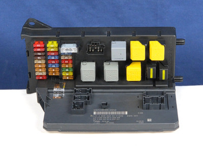 2007 - 2009 Mercedes Dodge Sprinter SAM Control Module Fuse Box A9065453001