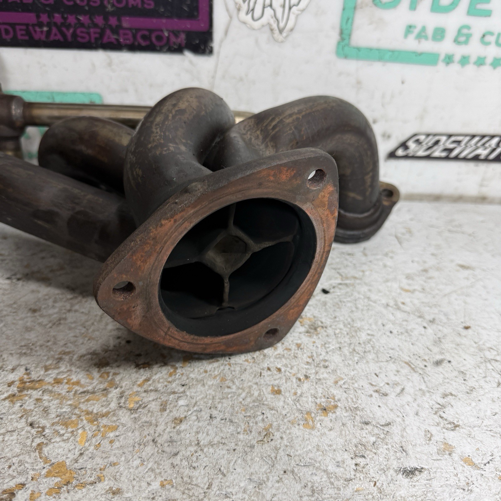 04-08 Maserati Quattroporte Left Engine Exhaust Header Manifold M139 F136