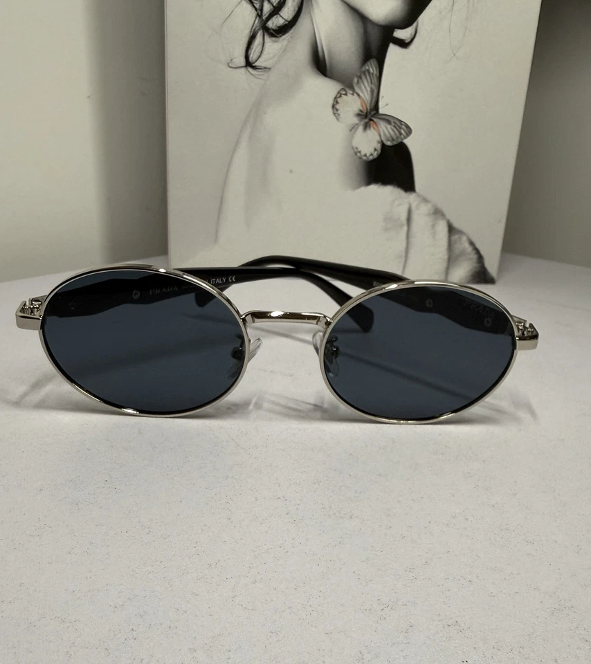 Gorgeous Prada Sunglasses Silver - Image 3 of 4