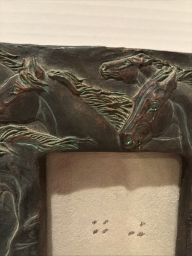 Frameology Horse Picture Frame 4x6 STAMPEDING Horses Resin Heavy - Picture 3 of 12