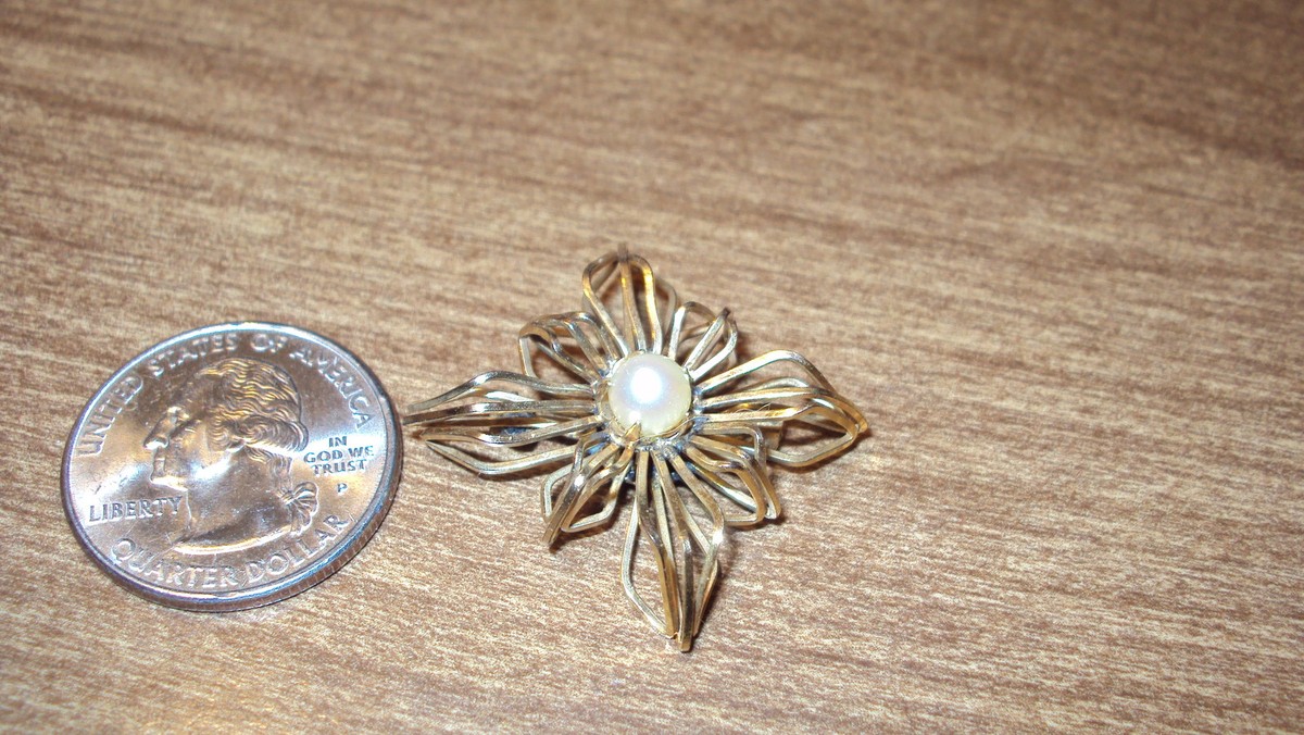 Vintage H G 1/20 12K GF Lovely Faux Pearl Floral Retro Brooch Pin