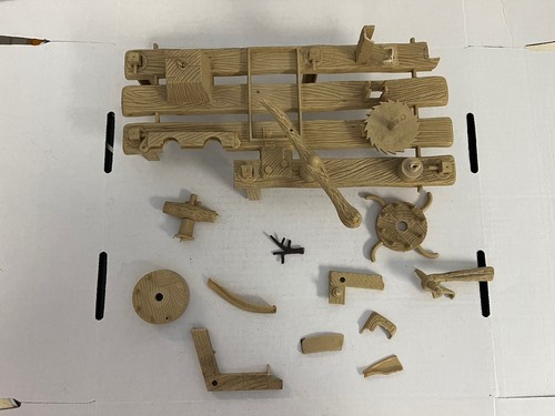 1964 Aurora Plastics Corp Model Kit King Kong Pieces - Picture 4 of 4