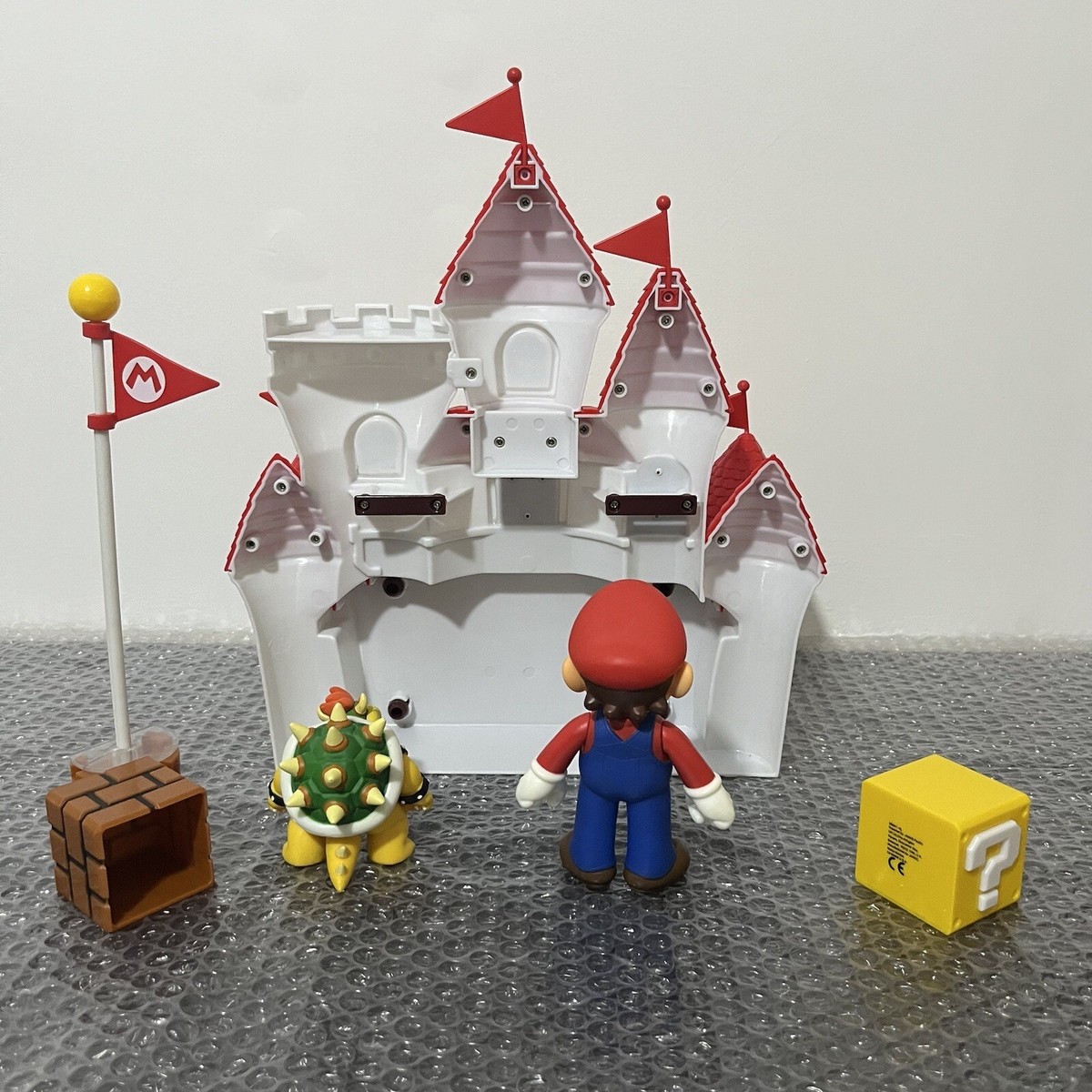 Nintendo Super Mario Mushroom Kingdom Peach's Castle Playset With Figures