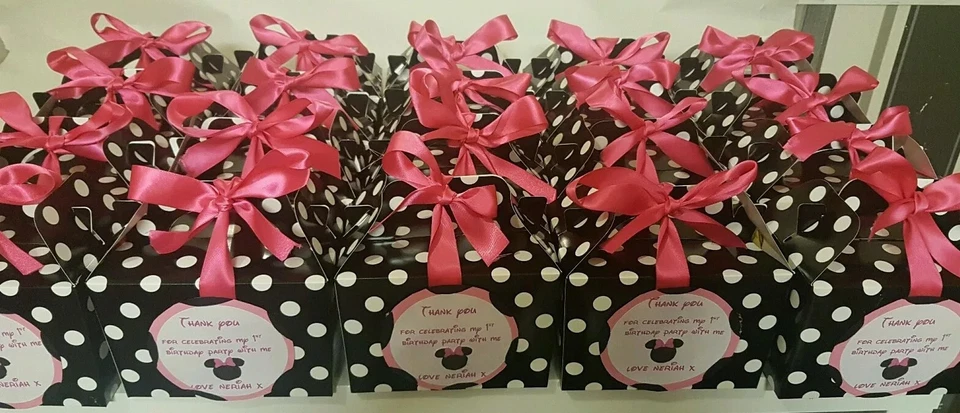 10 Personalised minnie mouse party bag/box/sweet cones — 第 3/4 张图片