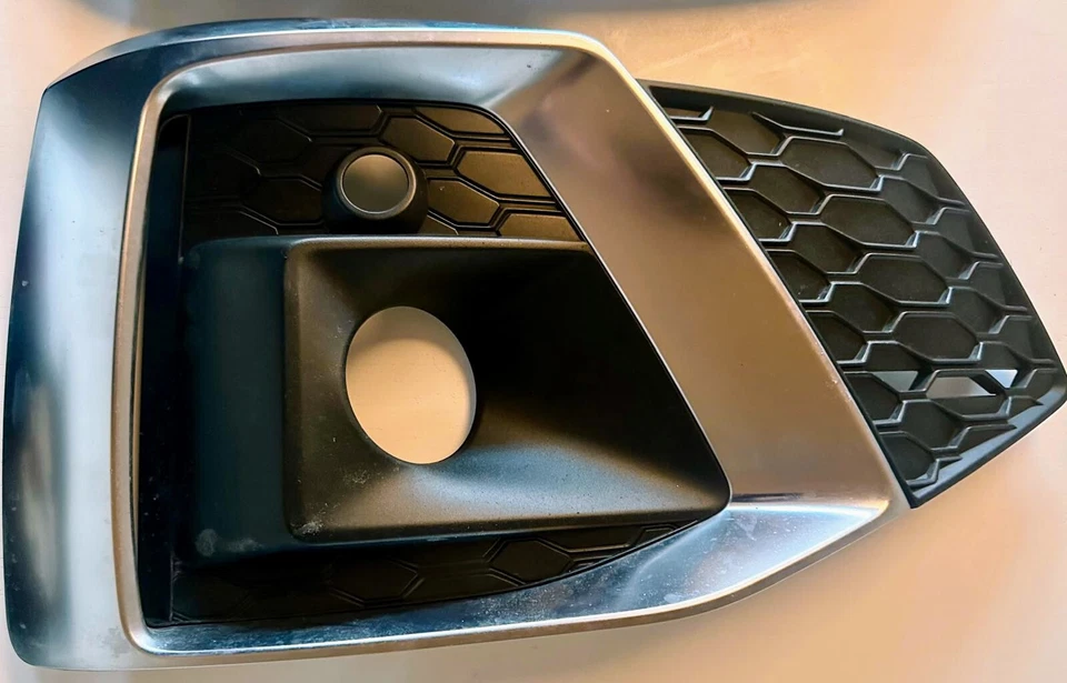 Original Audi A5 B8 Baujahr 01/12/2020 - S Line Chrom Lüftungsgitter Gitter L+R - Bild 3 von 4