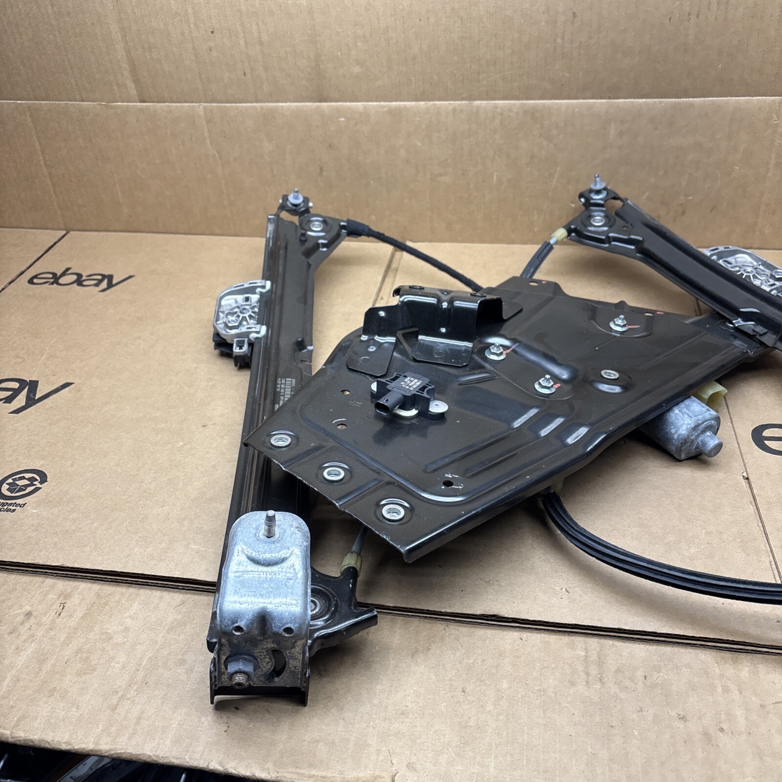 2014-2020 MASERATI QUATTROPORTE FRONT LEFT LH DOOR WINDOW REGULATOR MOTOR OEM
