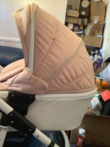 Venicci Pure Rose 2-1 Travel System. In Leatherette (Collection Only ) - Picture 3 of 12
