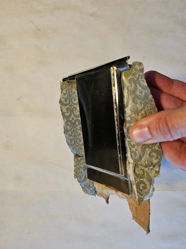 Panel de puerta Buick 1963 emblema inferior Electra 225 Lesabre Wildcat como nuevo original OEM Foto 3 de 4