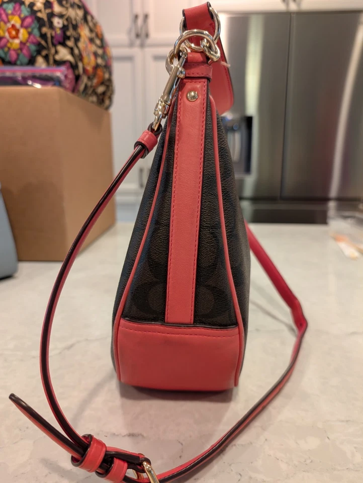 Bolso Bandolera Coach Harley Hobo - Acentos Rosa Caliente Foto 2 de 4